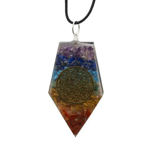 Collier Pendentif Pointe Orgonite lOriginale 7 Chakras orgonite