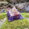Pyramide Orgonite Apaisement Améthyste Quartz Rose Cristal de Roche orgonite
