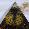 Pyramide Orgone CÉLESTE Tourmaline et Quartz Fantôme pyramide orgonite