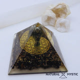 Pyramide Orgone CÉLESTE Tourmaline et Quartz Fantôme pyramide orgonite